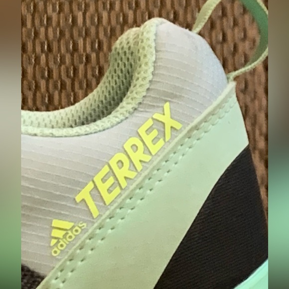 Kids adidas Terrex AX2R Hiking Shoe - Picture 10 of 10